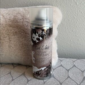 IGK First Class Charcoal Detox Dry Shampoo - Black and White